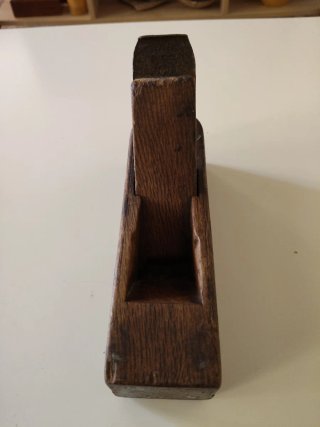 Cepillo carpintero antiguo de madera