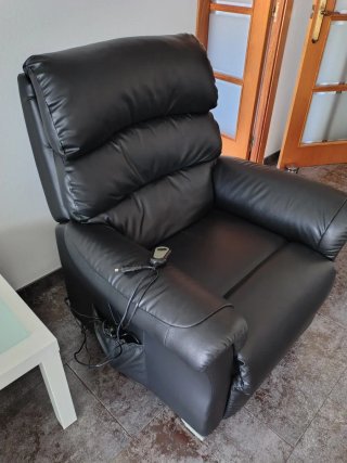 Sofá eléctrico de piel negro