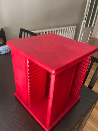 Mueble para CDs de madera rojo
