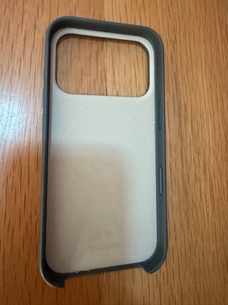 Funda iPhone 17 Pro Beats con MagSafe