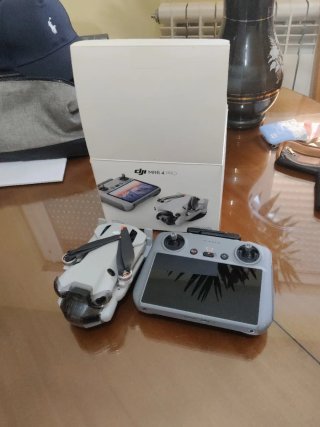 Dron DJI Mini 4 Pro