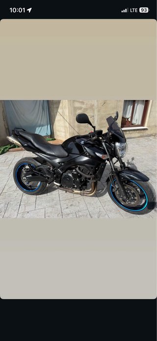 Suzuki GSX-S 600 Naked Negra