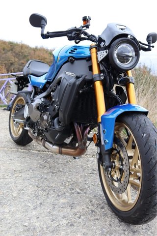 Yamaha XSR 900 Azul y Dorado limitada A2
