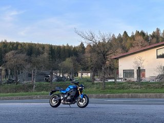 Yamaha XSR 900 Azul y Dorado limitada A2