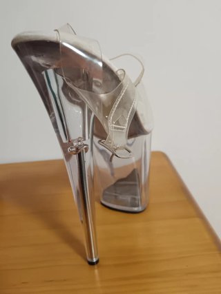 Zapatos de tacón con plataforma transparentes