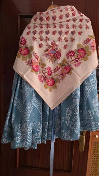Falda Baturra azul con estampados en blanco