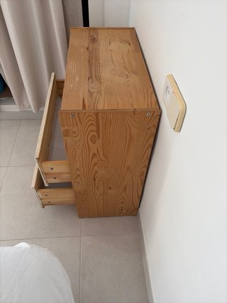 Cajonera de madera con 3 cajones