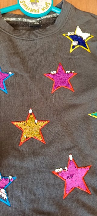 Vestido Desigual niña estrellas lentejuelas