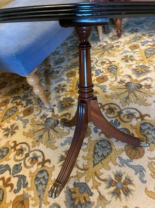 Mesa auxiliar redonda de madera