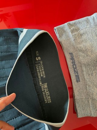 Conjunto deportivo Prozis gris y azul