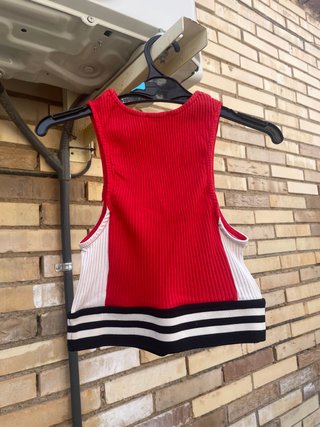 Crop top tricolor de Bershka