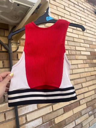 Crop top tricolor de Bershka