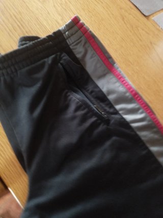 Pantalones Adidas con broches laterales