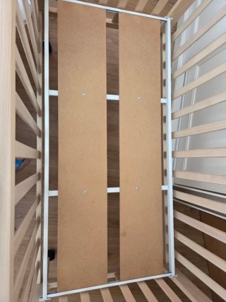 Cuna de bebé de madera