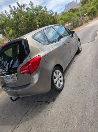 Opel Meriva 2011