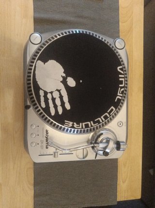 Giradiscos Akiyama DX-101