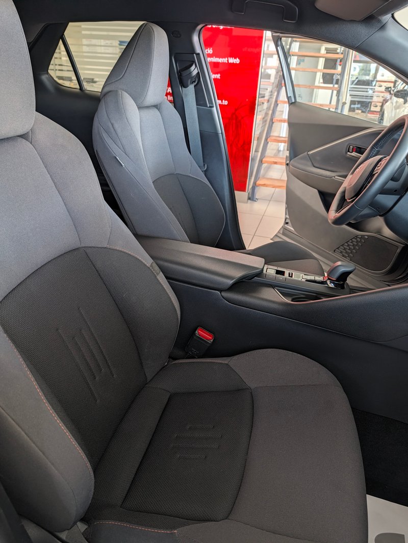 Toyota C-HR 2024, foto 5