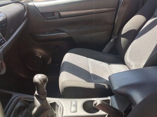 Toyota Hilux TOYOTA Hilux 2.4 D4D Cabina Doble GX TOYOTA Hilux 2.4 D4D Cabina Doble GX