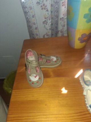4 pares zapatillas niña talla 22