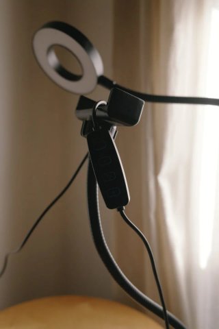 Foco LED Aro Móvil con Pinza
