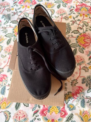 Zapatillas Victoria Negras Plataforma Talla 37