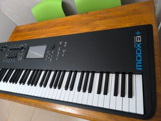 Teclado Yamaha MOOG+PLUS 88 teclas contrapesadas