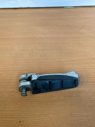 Estribera delantera Izquierda BMW R 850 R 2003