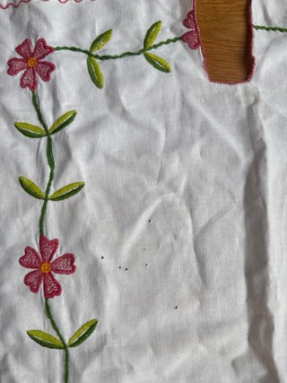 Tapete de mesa bordado flores rosas