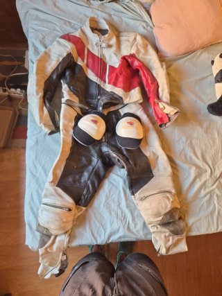 Mono de cuero para moto