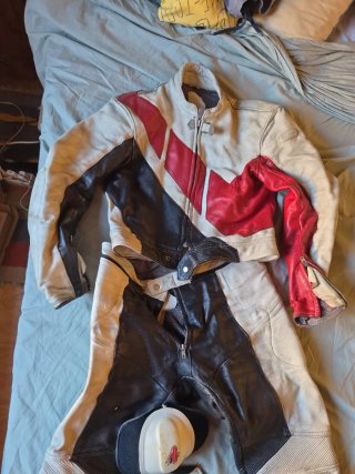 Mono de cuero para moto