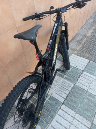 Bicicleta eléctrica doble suspensión Merida