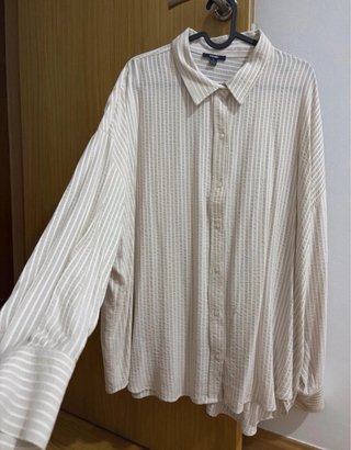 Camisa oversize Kiabi beige XL con etiqueta