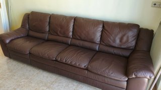 Sofá cama de piel marrón