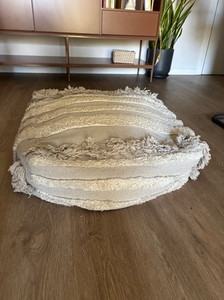 Alfombra lavable y Puff Lorena Canals Beige