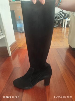Botas altas negras talla 41 sin usar