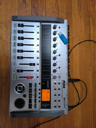 Zoom R24 Grabadora Interfaz Controlador Sampler