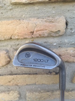 Palo de golf Wilson 1200 LT