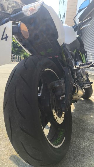 Kawasaki Z650 A2 Limitada blanca y verde