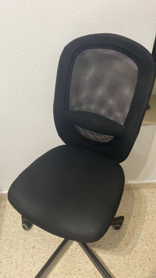 Silla de oficina negra