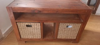 Mueble TV madera y mimbre