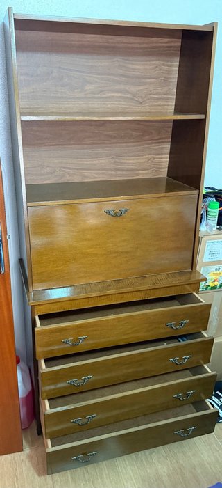 Librero y escritorio de madera