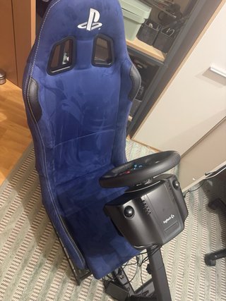 Playseat Evolution Alcantara PS + volante G29