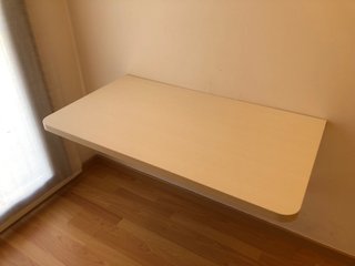 Habitación juvenil: Cama compacta y armario