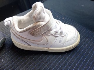 Zapatillas niño/a NB y Nike Talla 23/23.5