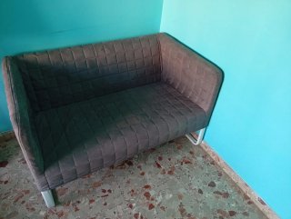 Sofá de 2 plazas tapizado