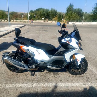 Peugeot XP 400 GT Maxi-Scooter