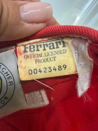 Cappellino Ferrari Deutsche Vermögensberatung