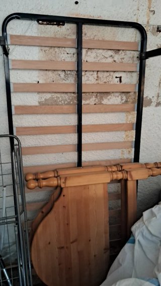 Cama con somier y 2 cabezales madera