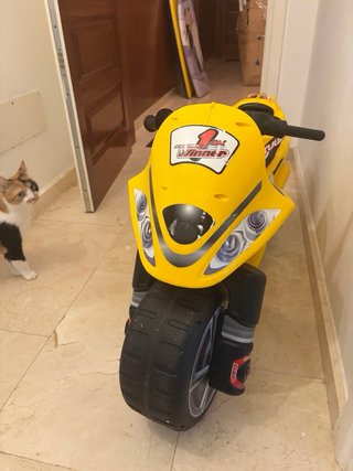 Moto correpasillos amarilla Winner 750SX