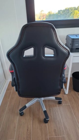 Silla de escritorio ergonómica negra y roja